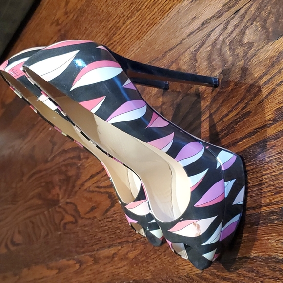 Authentic Emilio Pucci Patent Leather Open-Toe Heels - Picture 2 of 10